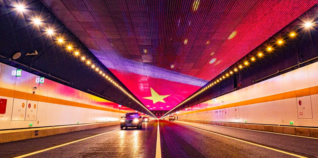 全国首条智慧隧道！“星空”与“公路”的梦幻联动